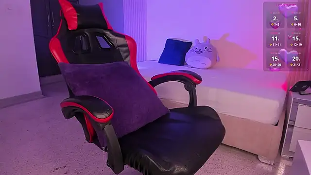 CloeMoon online show from March 10, 5:11 am