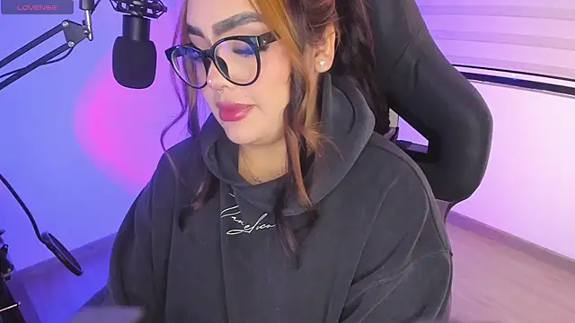 asheryn online show from February 12, 1:51 am