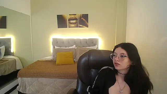 Eros Nyx  online show from December 18, 4:06 am