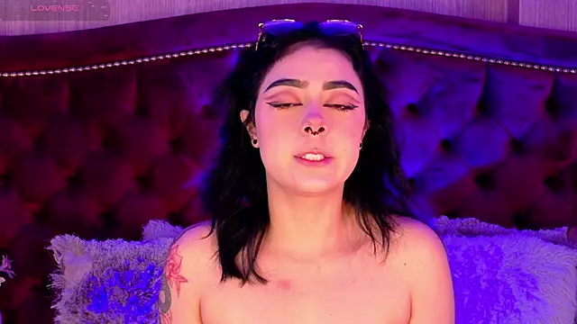 TaniaRedd  online show from January 13, 2:54 pm