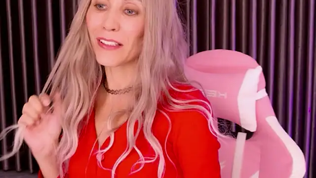 betty xoxoo online show from February 26, 11:42 am