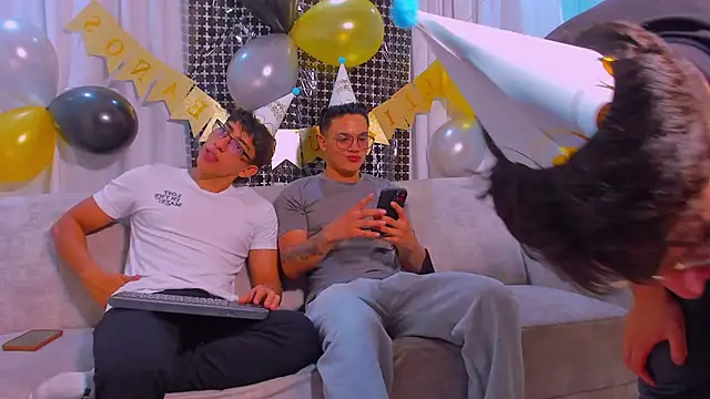 big  friends online show from March 13, 2:02 am