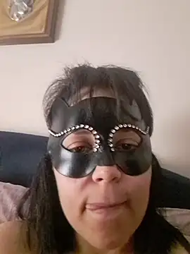 h4cPaolaMascherata online show from April 10, 3:18 pm