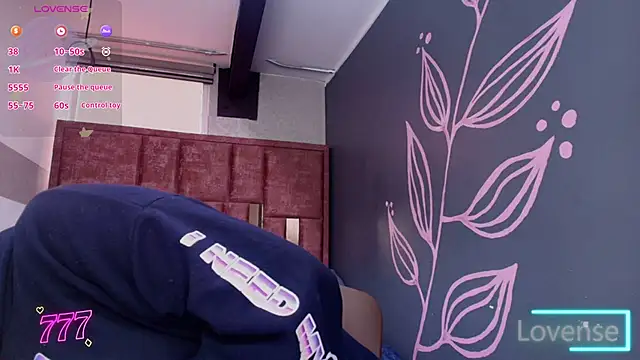 Kiara Fox   online show from June 1, 8:10 pm