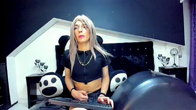 Lis Pearson online show from February 27, 6:02 am