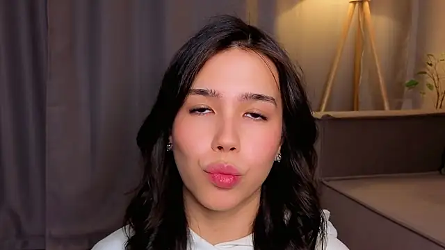 LisanOwens online show from December 5, 1:45 pm