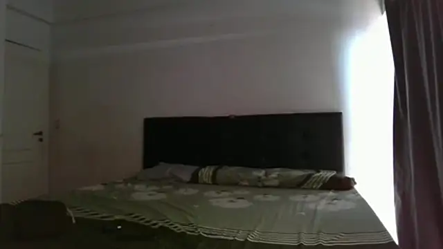 Ceciihot online show from February 26, 2:05 pm