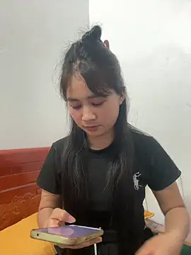 Him MountainGirl online show from March 23, 8:31 am