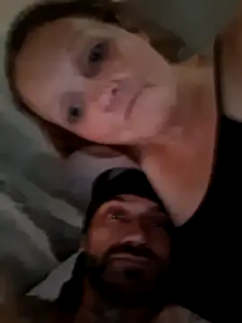 badgirlandjunior69 online show from April 28, 10:24 pm