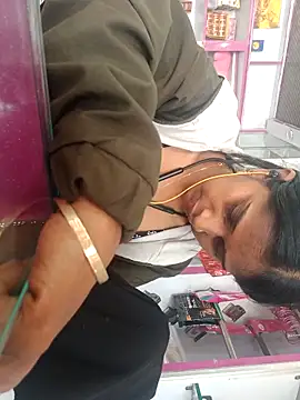 nehakapoor89 online show from February 21, 6:36 am