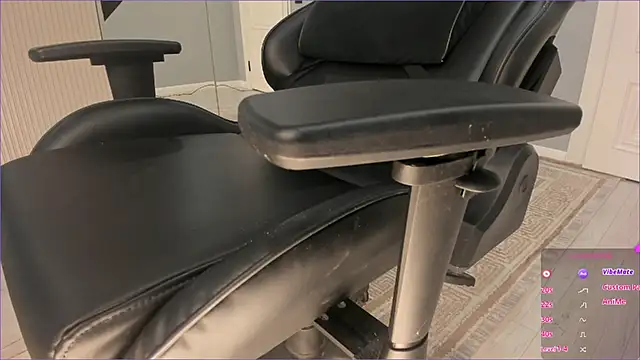 lovelymikky online show from April 7, 4:58 am