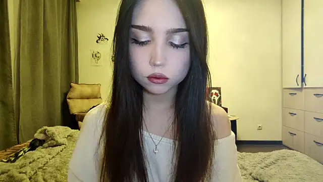 Qwami Amie online show from February 25, 1:20 pm