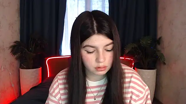 KisaModel online show from February 5, 8:17 am