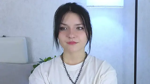 NyraVesperis online show from May 30, 6:44 am