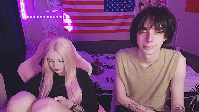 midnight memories online show from February 23, 6:07 pm