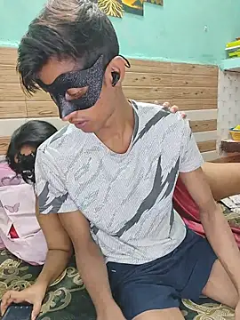 xoupleaura online show from April 1, 7:55 pm