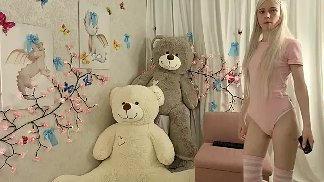 ViollaBloom online show from January 19, 1:51 pm