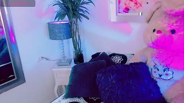 agathaferrer3 online show from December 23, 10:19 am