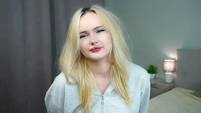 JuanaMessel online show from December 15, 7:24 am