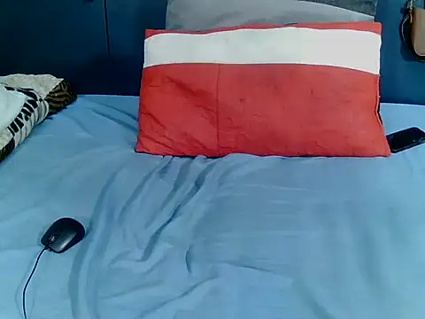 MilkyBoobs7 online show from December 14, 8:14 pm