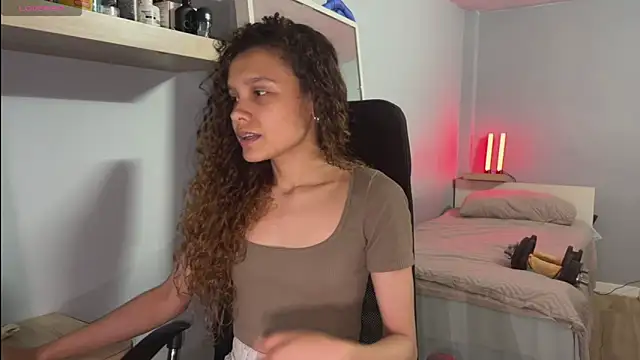 Sunshineegirll online show from March 26, 8:10 pm