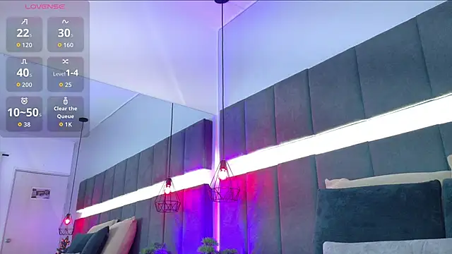 luna blannco online show from December 19, 11:46 am