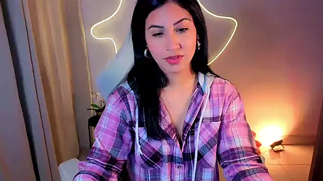 chloebum  online show from January 16, 11:17 am