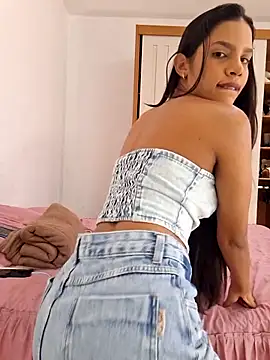 meenina veneno online show from April 19, 1:44 pm