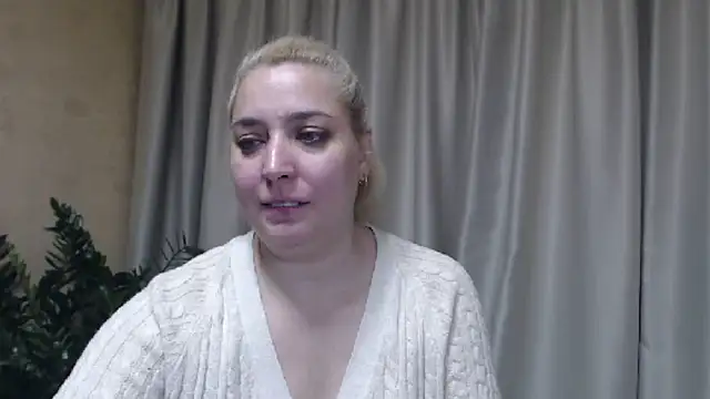 sweetpussy13 online show from October 31, 8:40 am