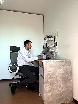 Lovebackground online show from July 29, 6:46 am