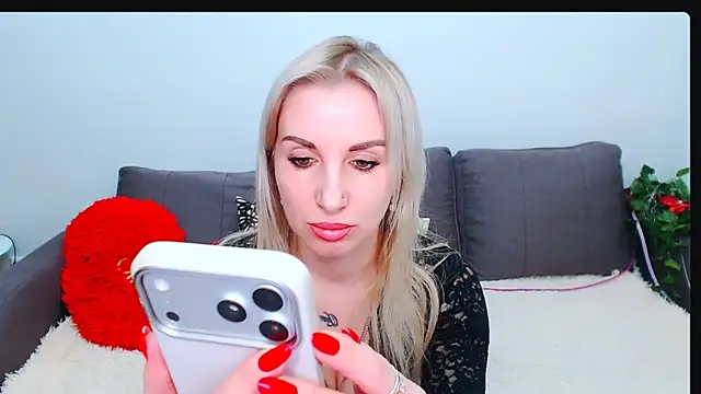 Hanna--Sweet online show from February 18, 12:04 pm