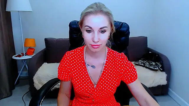 Hanna--Sweet online show from July 10, 4:07 pm