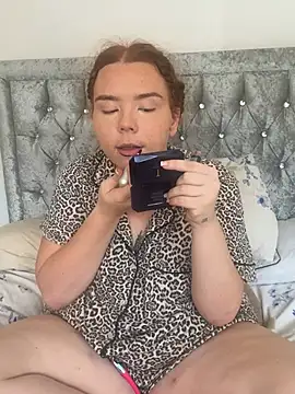 AnnieAinsx online show from July 28, 11:28 am