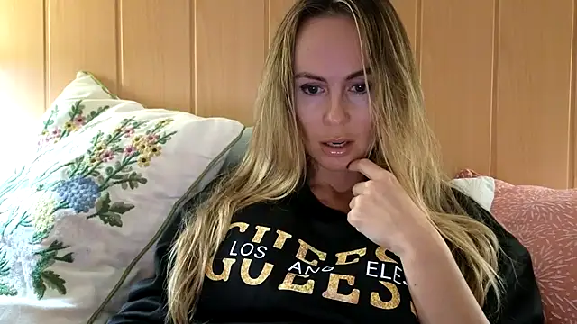 LeMilf online show from March 14, 6:09 pm