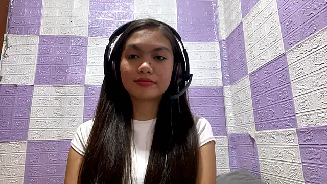 SylviaWalp online show from December 16, 3:12 am