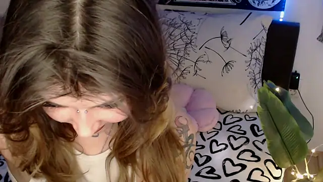 AlienforTwenty online show from February 23, 2:49 pm