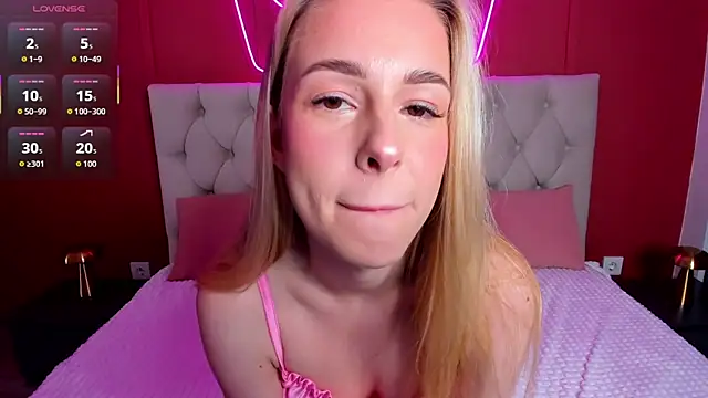 Emily Magnificent online show from May 30, 1:47 am