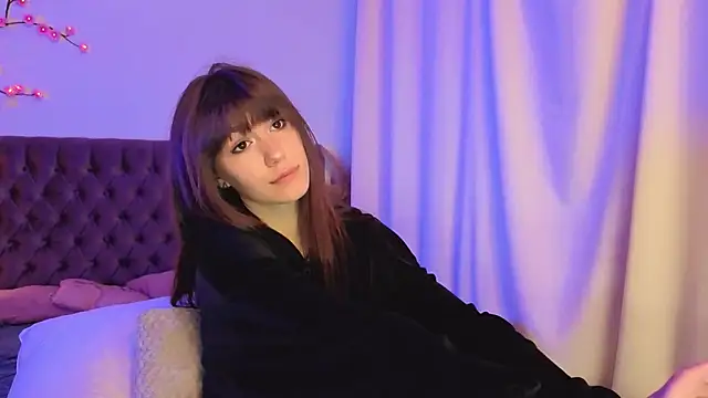 MilanaHotts online show from June 5, 5:22 am