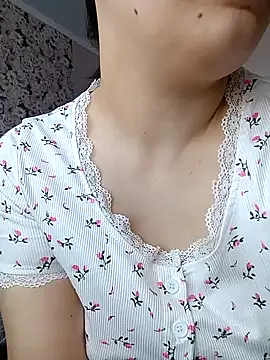 Emilyhomegirl1 online show from February 25, 9:19 am