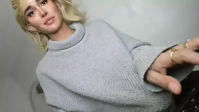 MissTransUSA online show from April 12, 8:55 pm