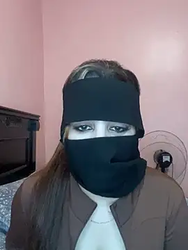 farawla-00 online show from April 4, 9:57 pm