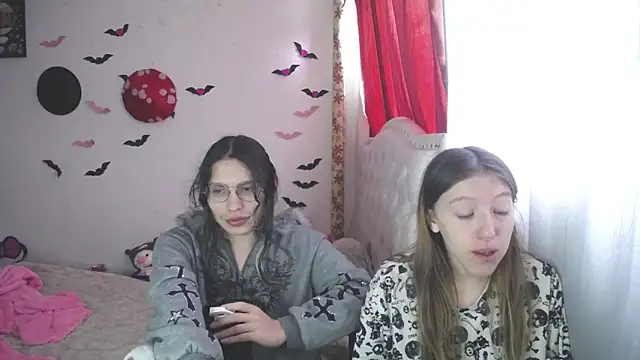 Briar y Blair online show from March 25, 4:10 pm