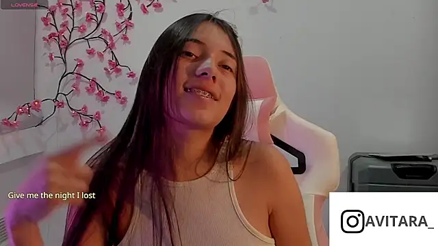 vanesita  online show from June 17, 2:46 am