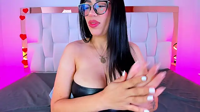 CamilleJuicy  online show from June 10, 1:21 pm