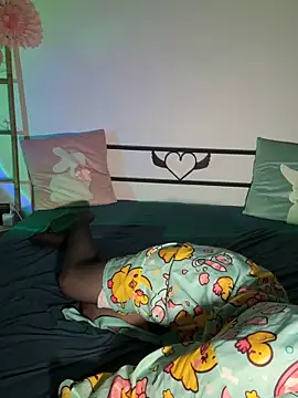 Mmebouhoups online show from April 21, 11:17 am