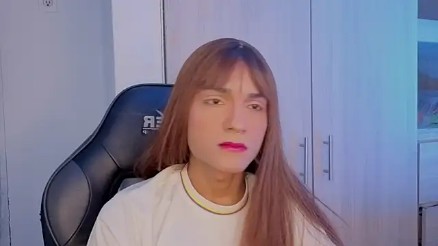 tiffanyy 777 online show from June 18, 5:20 am