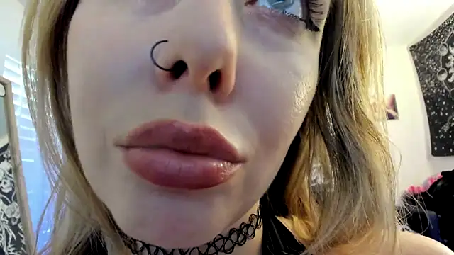 luna lovelyyy online show from July 28, 9:14 pm