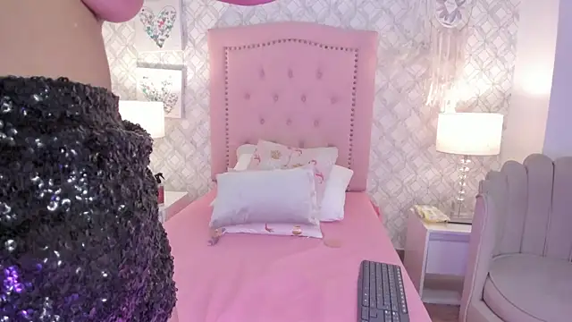 amber  ferrera online show from February 19, 8:29 pm