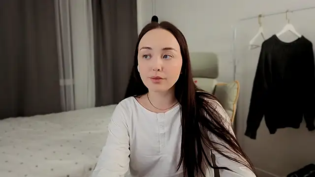 fallin lovee online show from February 27, 7:46 pm