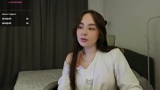 fallin lovee online show from April 14, 3:34 pm